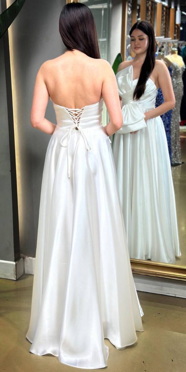 Beyaz Straplez Yaka Yırtmaçlı Kloş Etekli Organze Uzun Abiye Elbise 7679 - 5