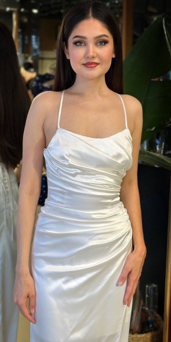 Beyaz Yuvarlak Yaka İp Askılı Sırt Dekolteli Yırtmaçlı Düz Kesim Saten Uzun Abiye Elbise 11105-03 - 3