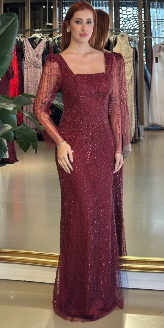 Bordo Kare Yaka Uzun Kollu Kloş Etekli Pullu Boncuklu Uzun Abiye Elbise 11047-18 