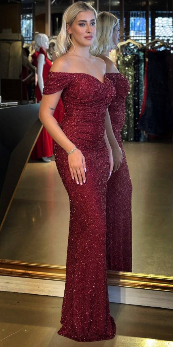 Bordo Madonna Yaka Düz Kesim Pullu Boncuklu Uzun Abiye Elbise 11023 - 2