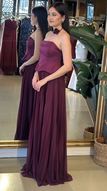 Bordo Straplez Yaka Çiçek Detaylı Kloş Etekli Tül Uzun Abiye Elbise 11153-04 - 2