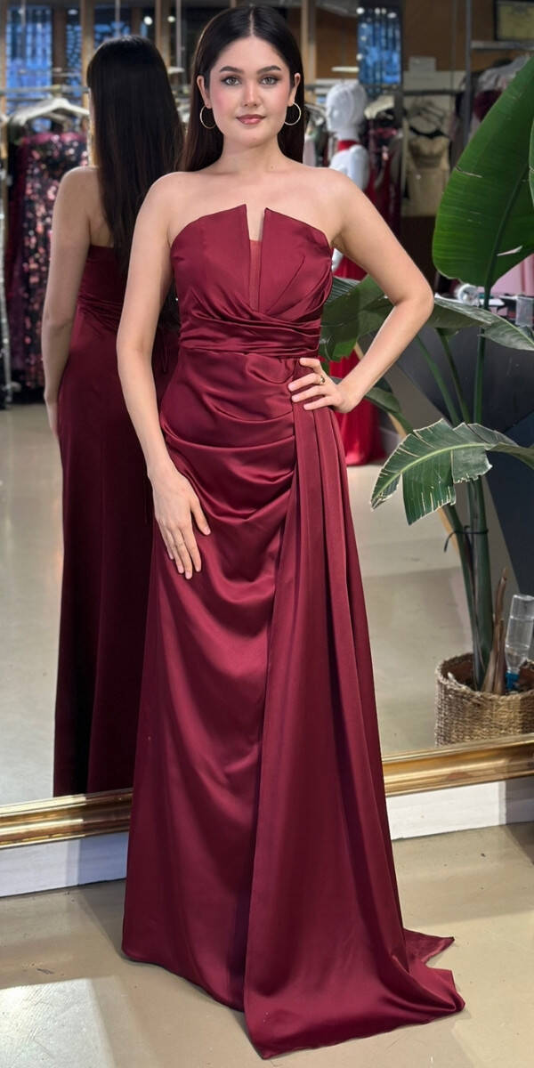 Bordo Straplez Yaka Sırt Dekolteli Düz Kesim Saten Uzun Abiye Elbise 11131-02 - 1