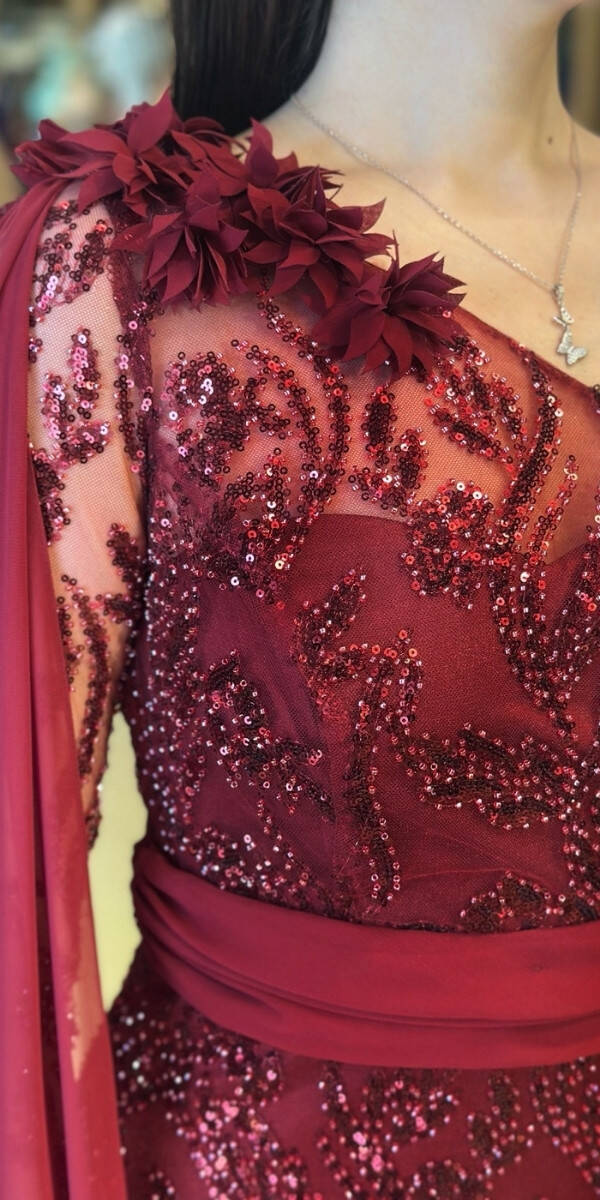 Bordo Tek Omuzlu Çiçek Detaylı Düz Kesim Pullu Boncuklu Uzun Abiye Elbise 7704 - 4