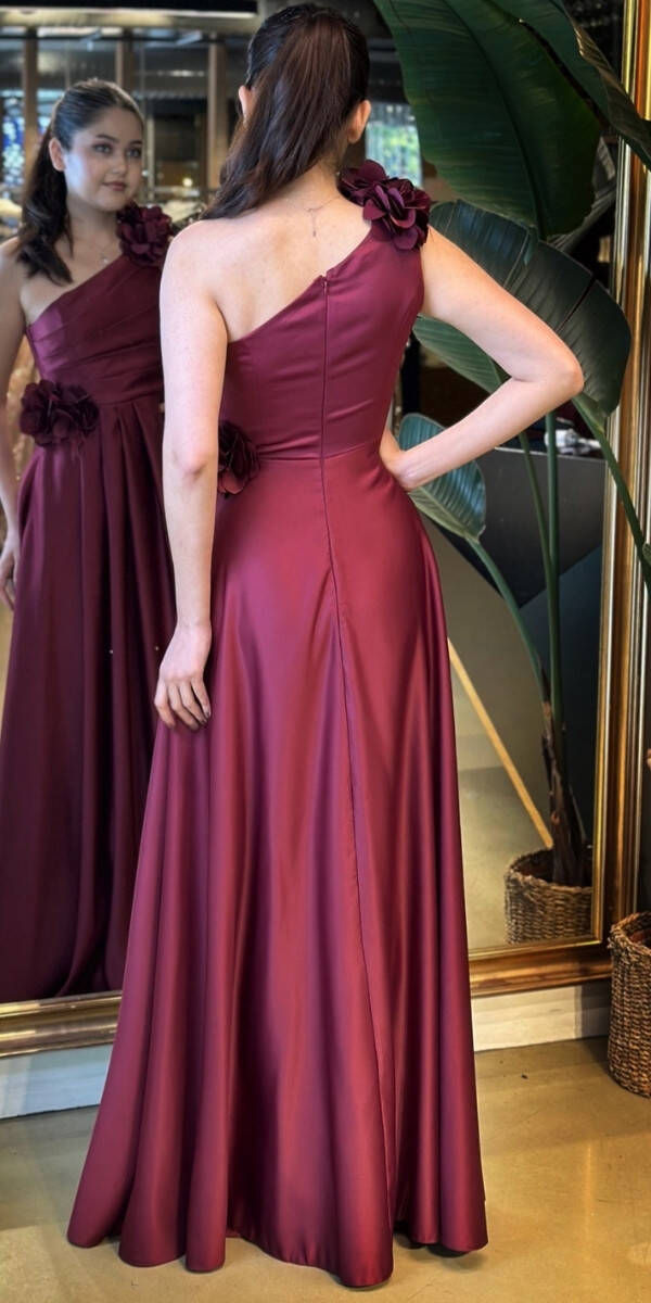 Bordo Tek Omuzlu Çiçek Detaylı Kloş Etekli Saten Uzun Abiye Elbise 7659 - 5