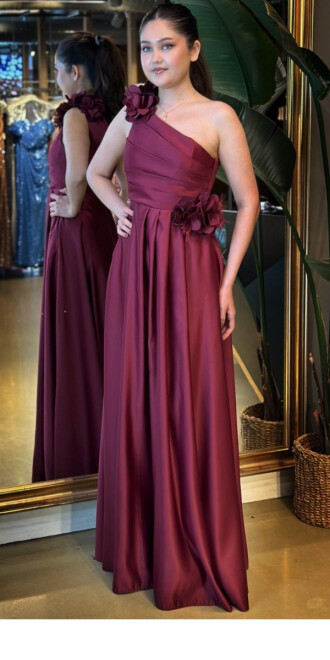 Bordo Tek Omuzlu Çiçek Detaylı Kloş Etekli Saten Uzun Abiye Elbise 7659 - 2