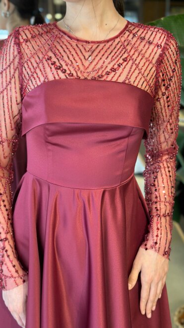 Bordo Yuvarlak Yaka Uzun Kollu Kloş Etekli Saten Midi Abiye Elbise 11139-03 - 4