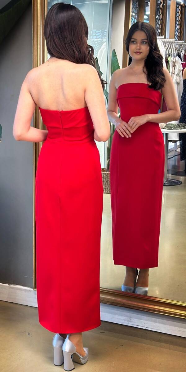 Rotes Trägerloses Midikleid Aus Krepp Mit Schlitz Und Geradem Schnitt – Abendkleid 7692 - 5