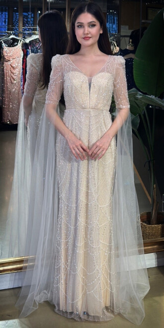 Ekru V Yaka Kısa Kollu Pelerin Düz Kesim Pullu Boncuklu Uzun Abiye Elbise 7713 - abiyeniall