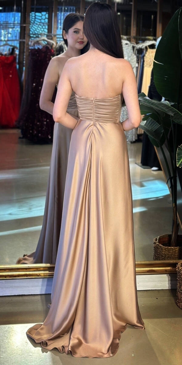 Gold Straplez Yaka Anvelop Yırtmaçlı Kloş Etekli Saten Uzun Abiye Elbise 11095-07 - 5