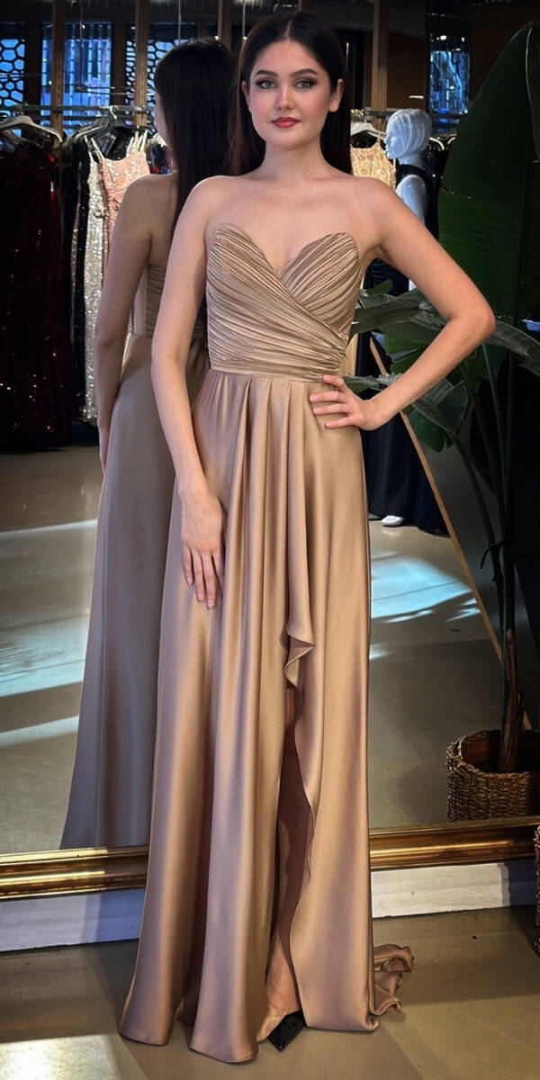 Gold Straplez Yaka Anvelop Yırtmaçlı Kloş Etekli Saten Uzun Abiye Elbise 11095-07 - 1