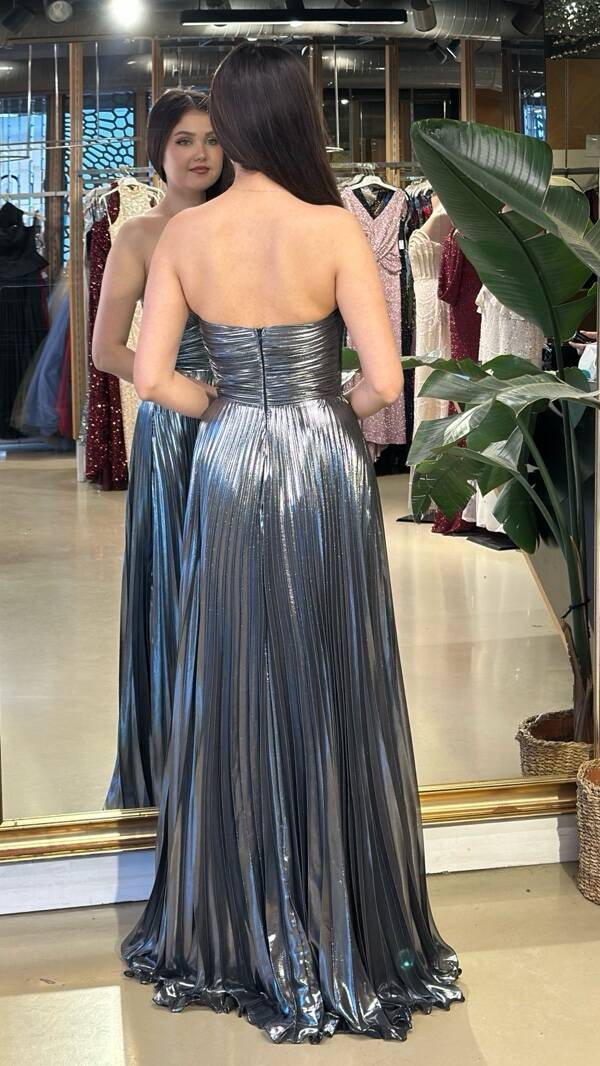 Gri Straplez Yaka Kloş Etekli Parlak Kumaş Uzun Abiye Elbise 11183-01 - 5