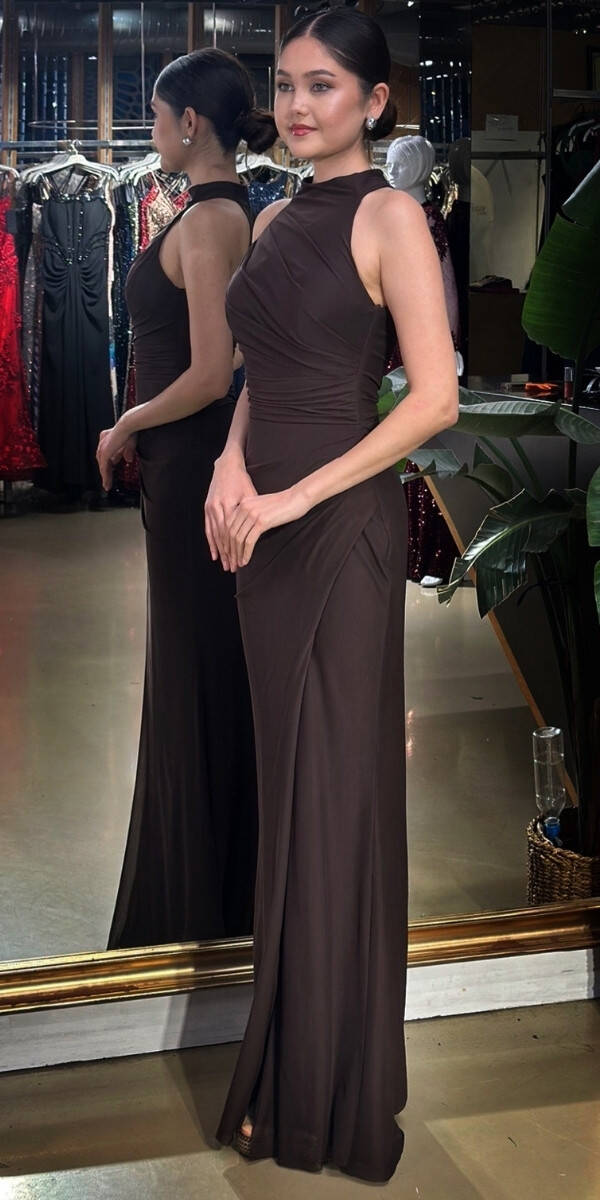 Kahverengi Halter Yaka Yırtmaçlı Düz Kesim Likralı Tül Uzun Abiye Elbise 11084-15 - 2