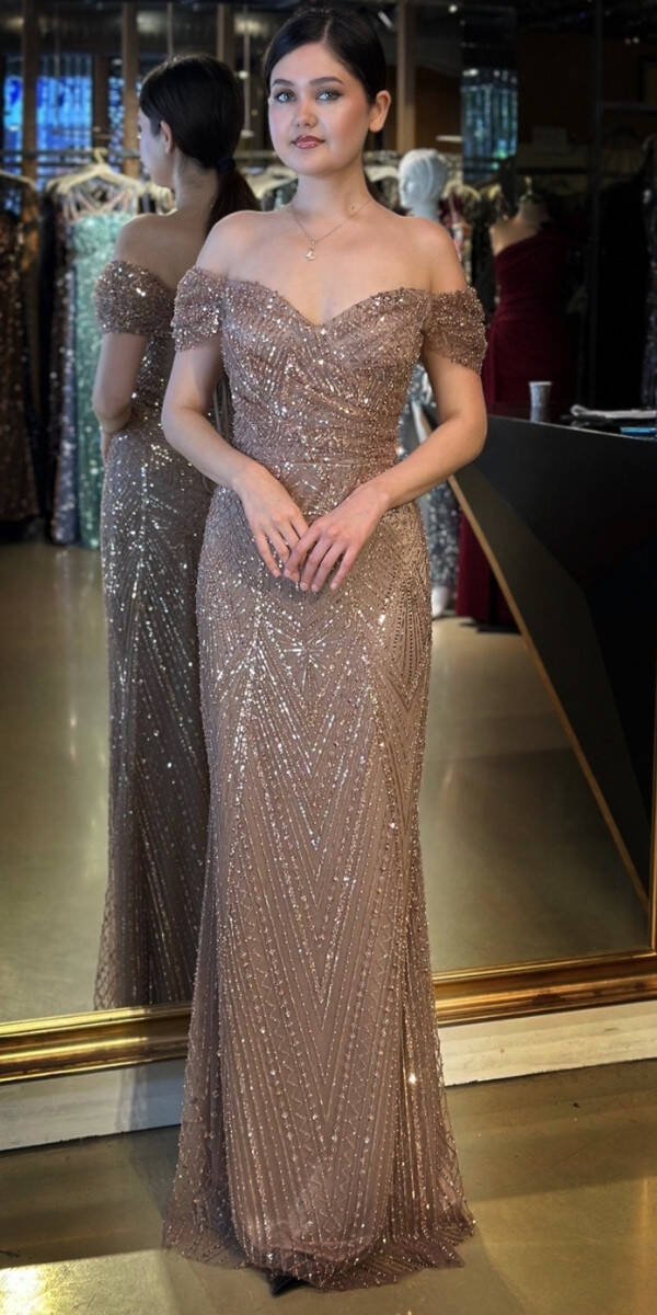 Kahverengi Sırt Dekolteli Düz Kesim Pullu Boncuklu Uzun Abiye Elbise 11044 - 1