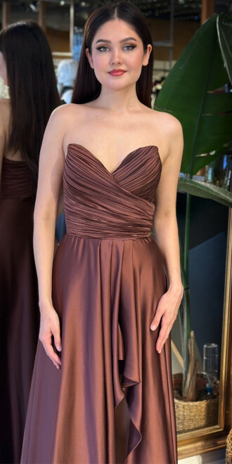 Kahverengi Straplez Yaka Anvelop Yırtmaçlı Kloş Etekli Saten Uzun Abiye Elbise 11095-13 - 3