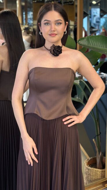 Kahverengi Straplez Yaka Çiçek Detaylı Kloş Etekli Tül Uzun Abiye Elbise 11153-05 - 3