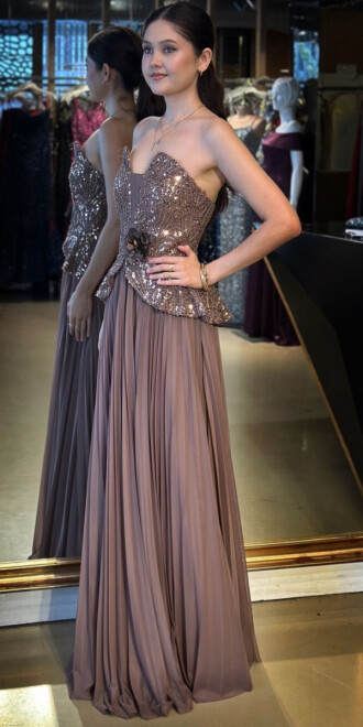 Kahverengi Straplez Yaka Çiçek Detaylı Sırt Dekolteli Kloş Etekli Tül Uzun Abiye Elbise 11054 - 2