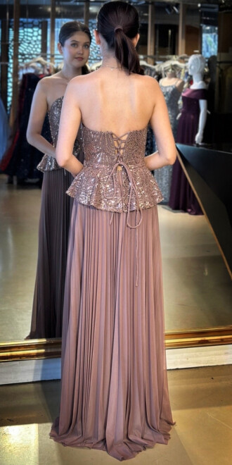 Kahverengi Straplez Yaka Çiçek Detaylı Sırt Dekolteli Kloş Etekli Tül Uzun Abiye Elbise 11054 - 5