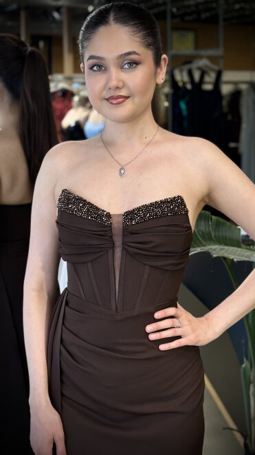 Kahverengi Straplez Yaka Taş Detaylı Anvelop Yırtmaçlı Düz Kesim Krep Uzun Abiye Elbise 11109-14 - 3