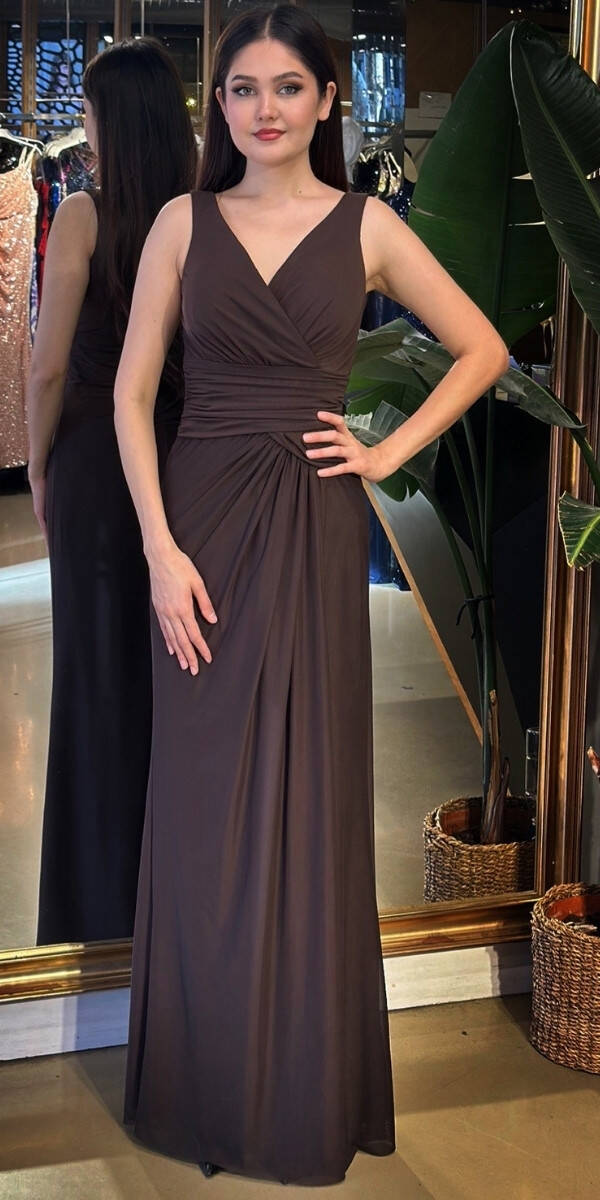 Kahverengi V Yaka Kalın Askı Anvelop Yırtmaçlı Düz Kesim Likralı Tül Uzun Abiye Elbise 11123-09 - 1