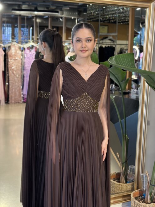 Kahverengi V Yaka Pelerin Kloş Etekli Şifon Uzun Abiye Elbise 11108-03 - 3