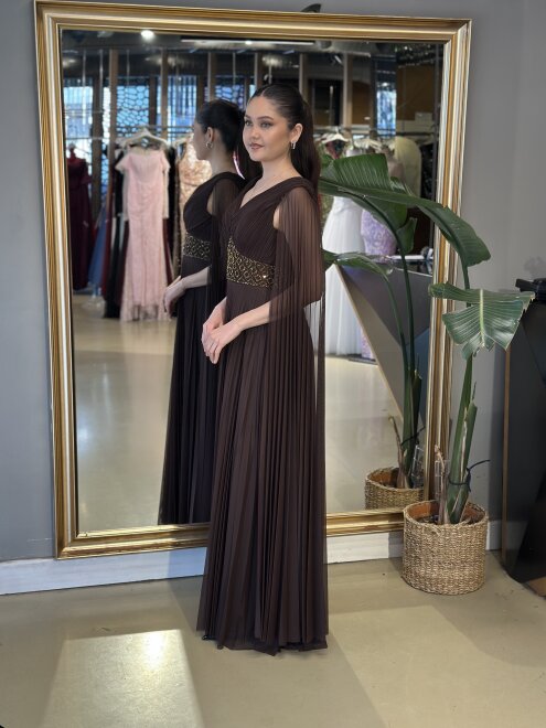 Kahverengi V Yaka Pelerin Kloş Etekli Şifon Uzun Abiye Elbise 11108-03 - 2