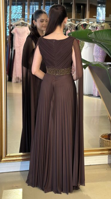 Kahverengi V Yaka Pelerin Kloş Etekli Şifon Uzun Abiye Elbise 11108-03 - 5