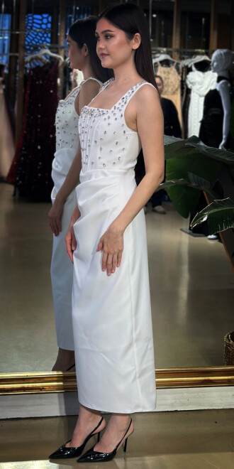 Kırık Beyaz Kare Yaka Kalın Askı Taş Detaylı Yırtmaçlı Düz Kesim Krep Midi Abiye Elbise 11158-02 - 2