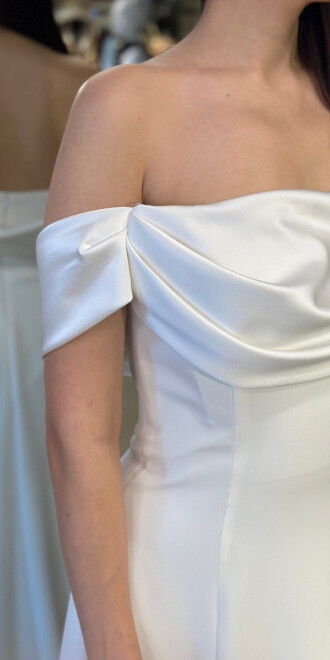 Kırık Beyaz Madonna Yaka Kloş Etekli Krep Uzun Abiye Elbise 11177-02 - 4