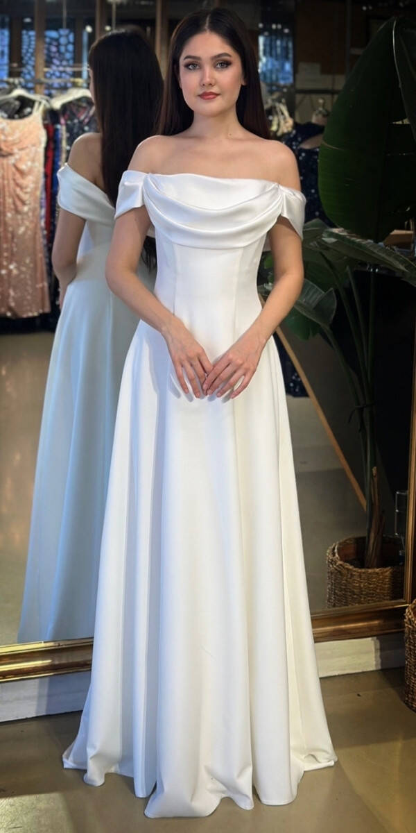 Kırık Beyaz Madonna Yaka Kloş Etekli Krep Uzun Abiye Elbise 11177-02 - 1