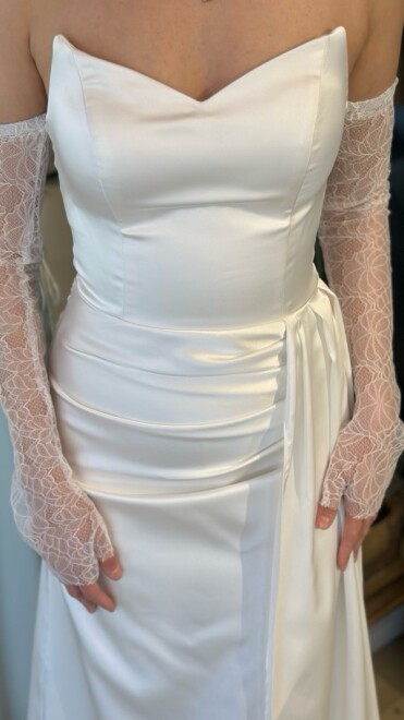 Kırık Beyaz Straplez Yaka Yırtmaçlı Düz Kesim Saten Uzun Abiye Elbise 11193-02 - 4