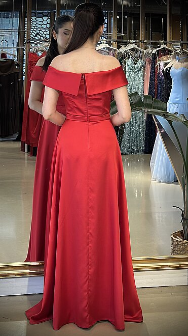 Kırmızı Madonna Yaka Kloş Etekli Saten Uzun Abiye Elbise 11067-09 - 2