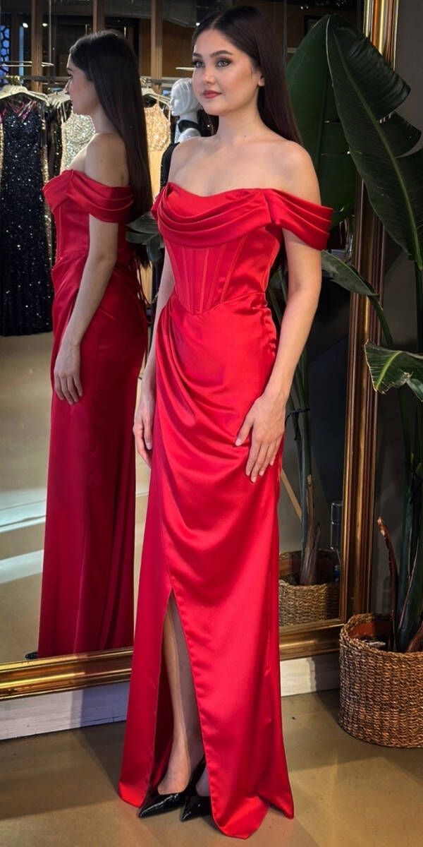 Kırmızı Madonna Yaka Sırt Dekolteli Yırtmaçlı Düz Kesim Saten Uzun Abiye Elbise 11128-03 - 2