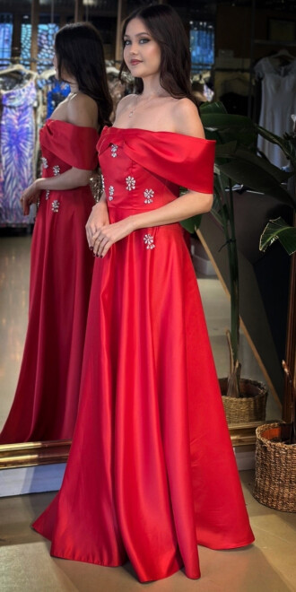 Kırmızı Madonna Yaka Taş Detaylı Kloş Etekli Saten Uzun Abiye Elbise 11063-07 - 2