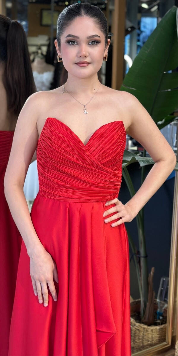 Kırmızı Straplez Yaka Anvelop Yırtmaçlı Kloş Etekli Saten Uzun Abiye Elbise 11095-03 - 3