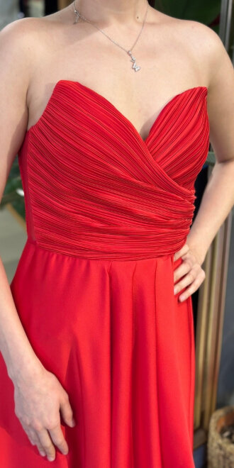 Kırmızı Straplez Yaka Anvelop Yırtmaçlı Kloş Etekli Saten Uzun Abiye Elbise 11095-03 - 4