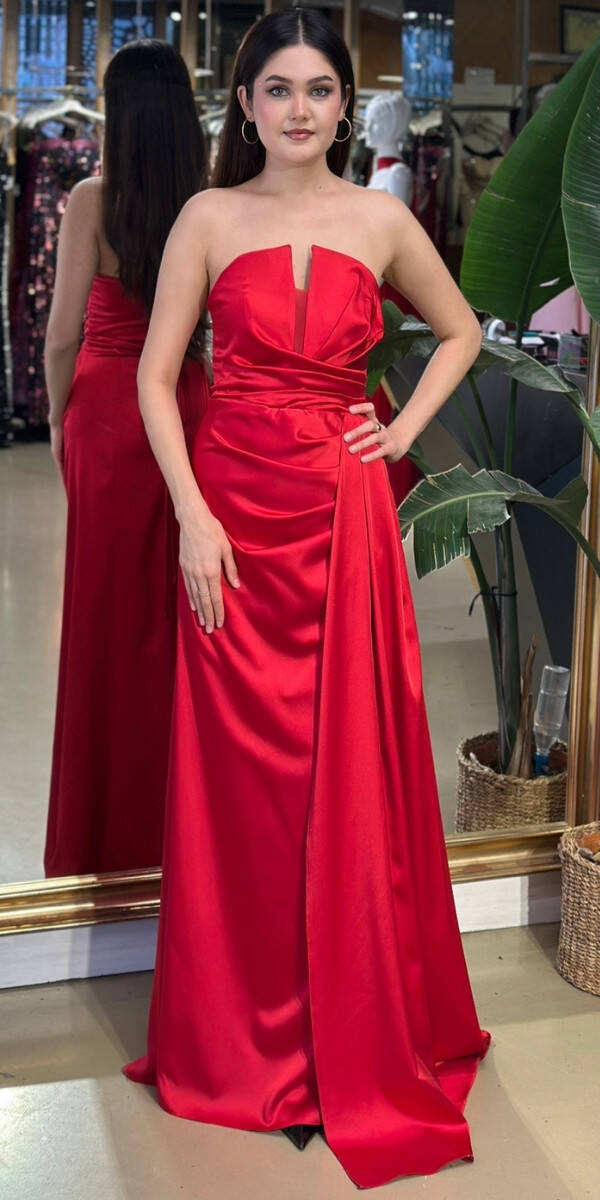 Kırmızı Straplez Yaka Sırt Dekolteli Düz Kesim Saten Uzun Abiye Elbise 11131-01 - 1