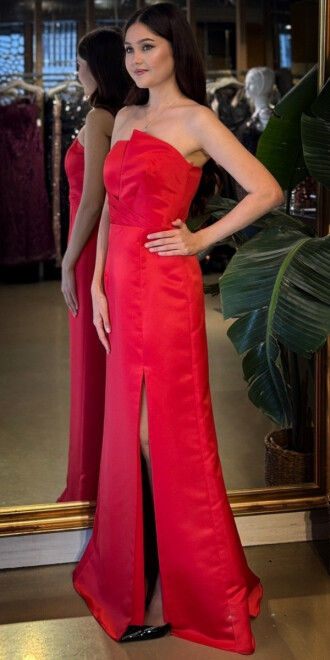 Kırmızı Straplez Yaka Sırt Dekolteli Yırtmaçlı Düz Kesim Saten Uzun Abiye Elbise 11102-03 - 2