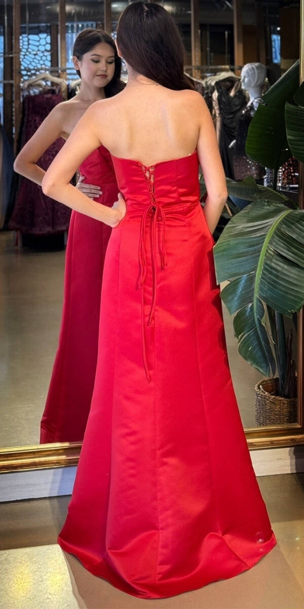 Kırmızı Straplez Yaka Sırt Dekolteli Yırtmaçlı Düz Kesim Saten Uzun Abiye Elbise 11102-03 - 5