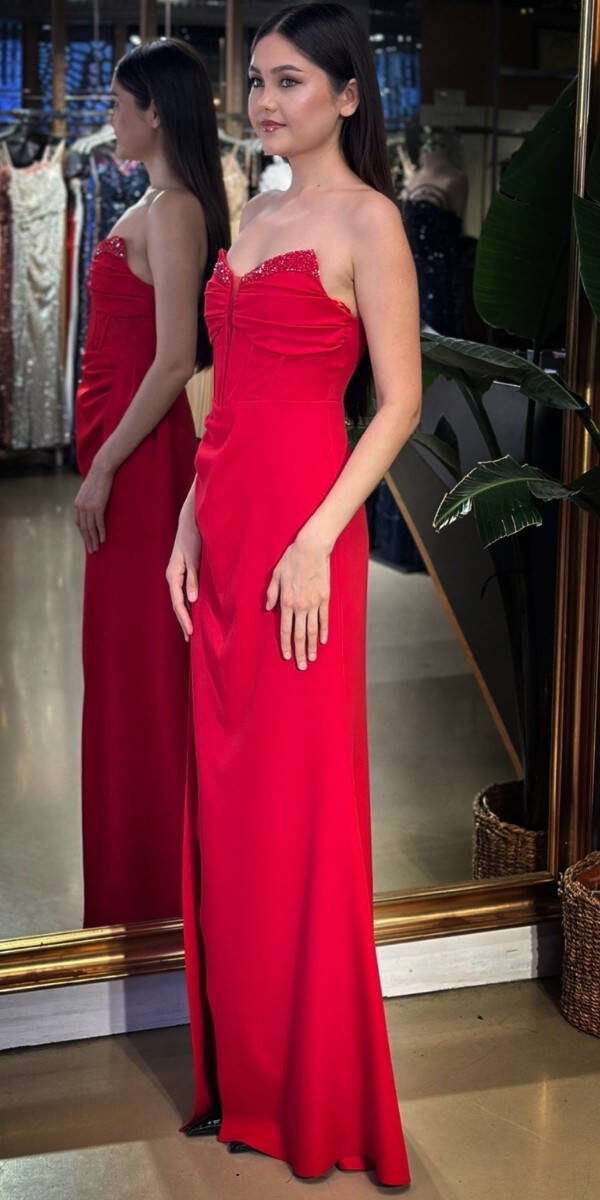 Kırmızı Straplez Yaka Taş Detaylı Anvelop Yırtmaçlı Düz Kesim Krep Uzun Abiye Elbise 11109-01 - 2