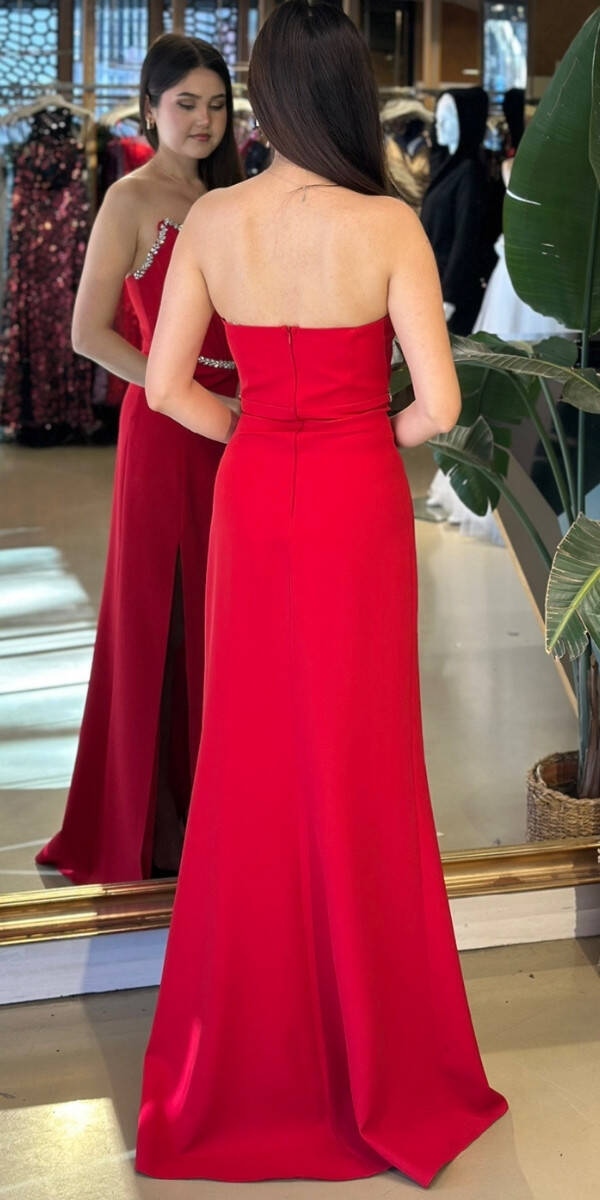 Kırmızı Straplez Yaka Yırtmaçlı Düz Kesim Krep Uzun Abiye Elbise 11208-03 - 5