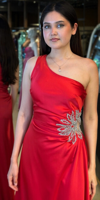 Kırmızı Tek Omuzlu Taş Detaylı Düz Kesim Saten Uzun Abiye Elbise 7684 - 3