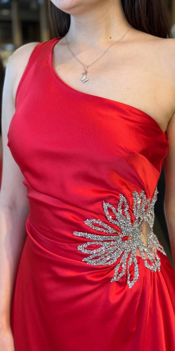 Kırmızı Tek Omuzlu Taş Detaylı Düz Kesim Saten Uzun Abiye Elbise 7684 - 4