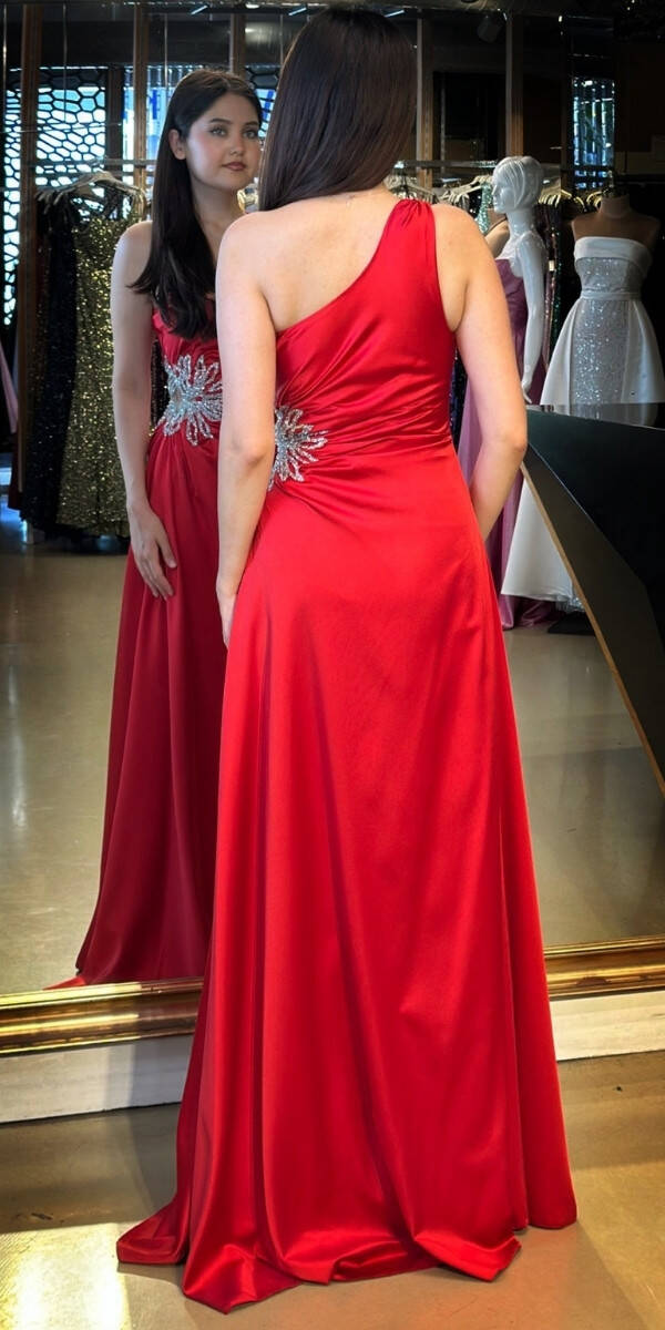 Kırmızı Tek Omuzlu Taş Detaylı Düz Kesim Saten Uzun Abiye Elbise 7684 - 5