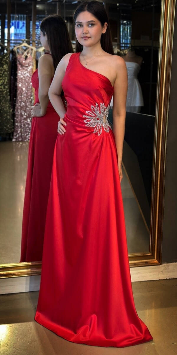 Kırmızı Tek Omuzlu Taş Detaylı Düz Kesim Saten Uzun Abiye Elbise 7684 - 1