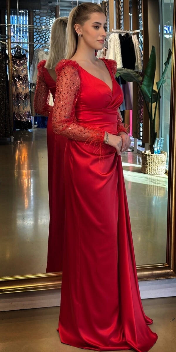 Kırmızı Uzun Kollu Yırtmaçlı Düz Kesim Saten Uzun Abiye Elbise 7442 - 3