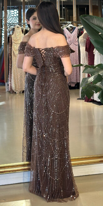 Koyu Kahverengi Madonna Yaka Sırt Dekolteli Düz Kesim Pullu Boncuklu Uzun Abiye Elbise 11044-26 - 5