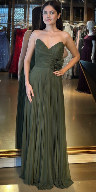 Koyu Olive Straplez Yaka Çiçek Detaylı Kloş Etekli Tül Uzun Abiye Elbise 11003 