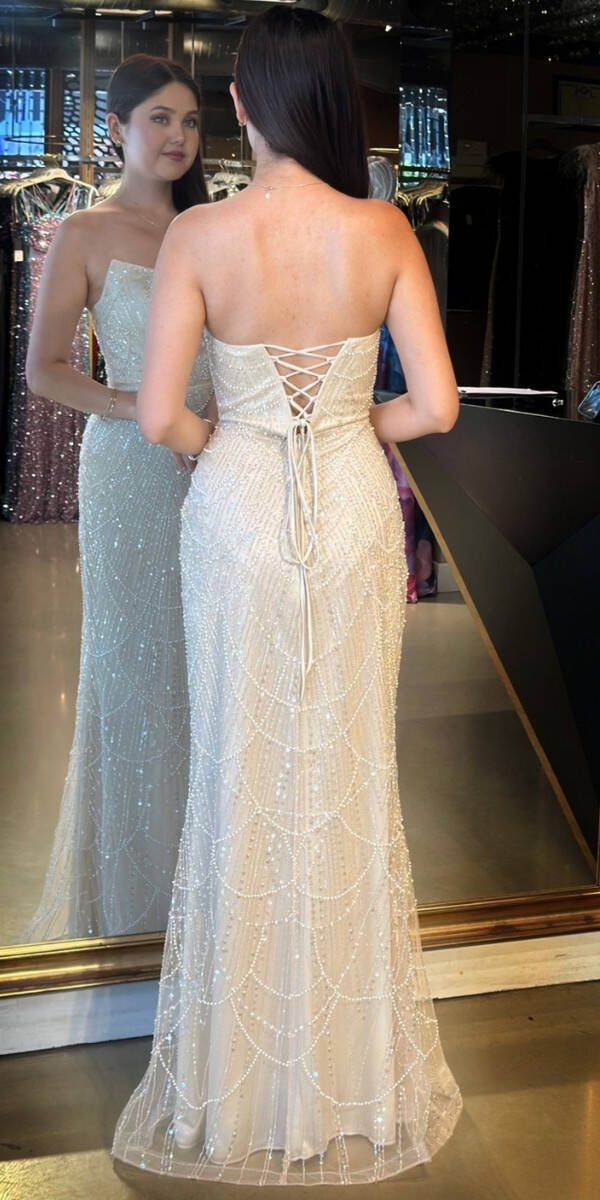 Krem Straplez Yaka Sırt Dekolteli Düz Kesim Pullu Boncuklu Uzun Abiye Elbise 7778 - 5