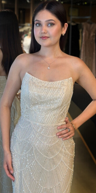 Krem Straplez Yaka Sırt Dekolteli Düz Kesim Pullu Boncuklu Uzun Abiye Elbise 7778 - 3