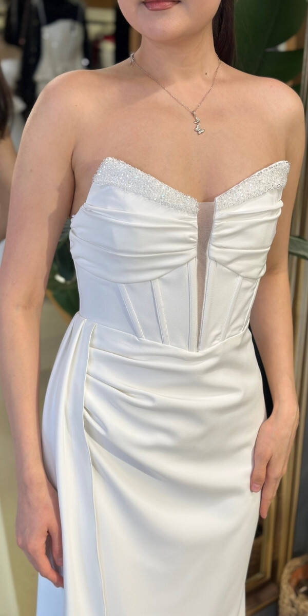 Krem Straplez Yaka Taş Detaylı Anvelop Yırtmaçlı Düz Kesim Krep Uzun Abiye Elbise 11109-03 - 4